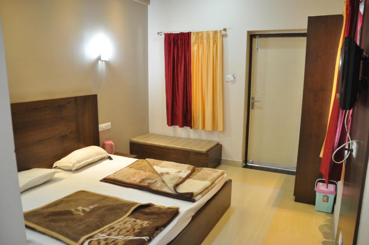 Hotel Oasis マウント・アブ エクステリア 写真